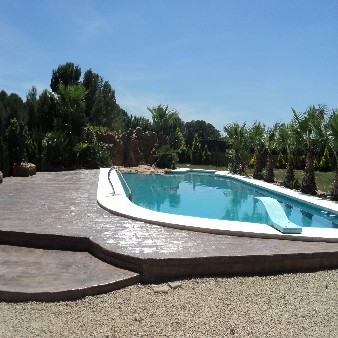 piscina con rocalla y cascada en Orihuela Costa Alicante